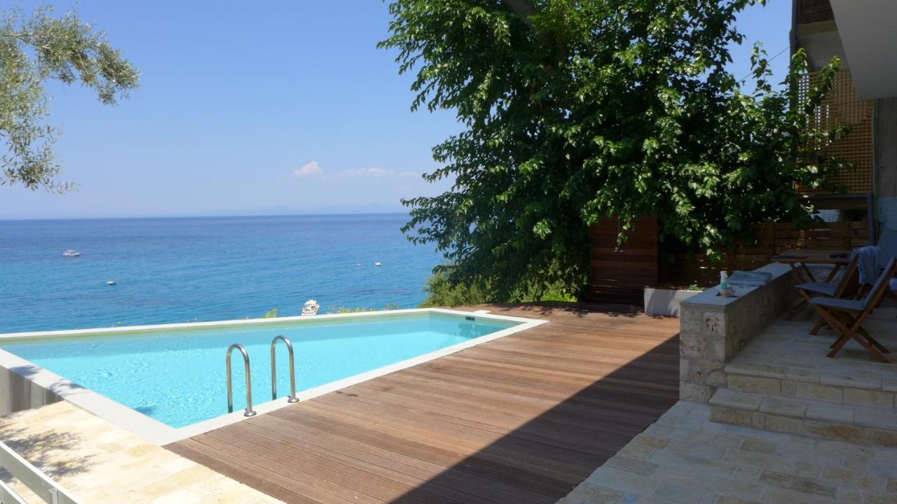 Caltabania Suites Agios Nikitas Exterior photo